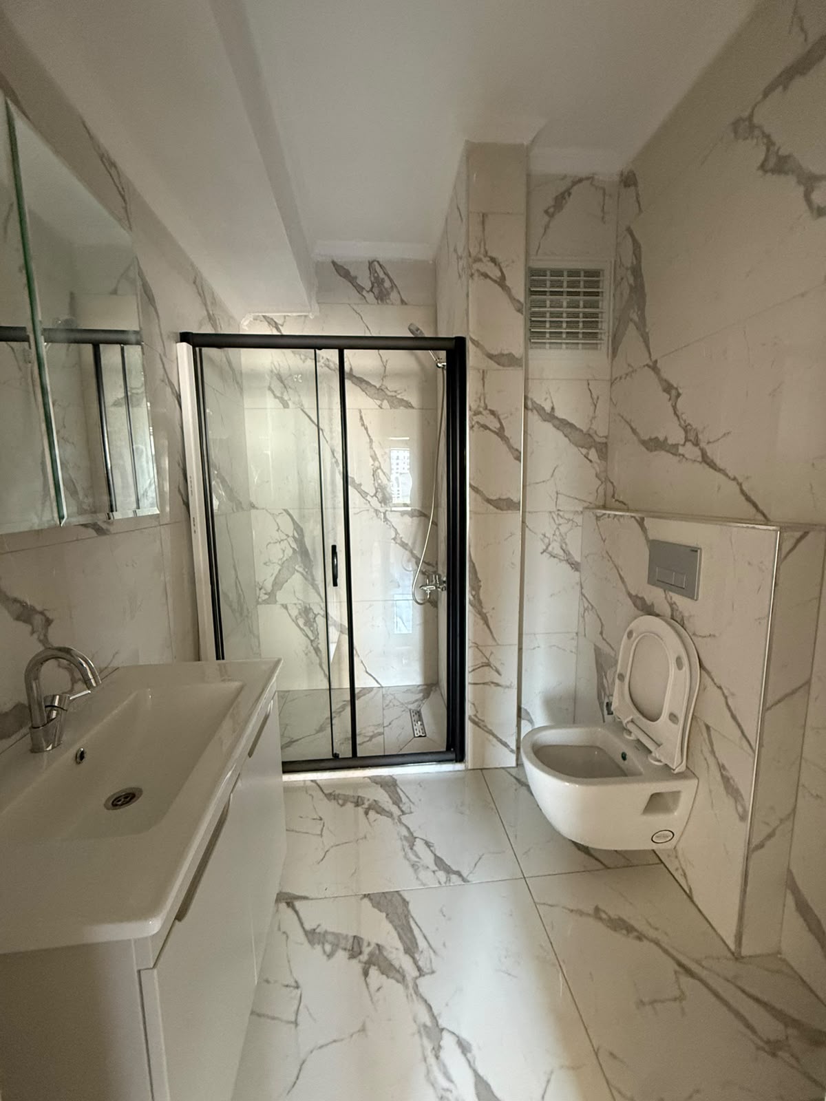 MABELDEN DOLUNAY MAHALLESİNDE  KİRALIK SIFIR 3+1 DAİRE
